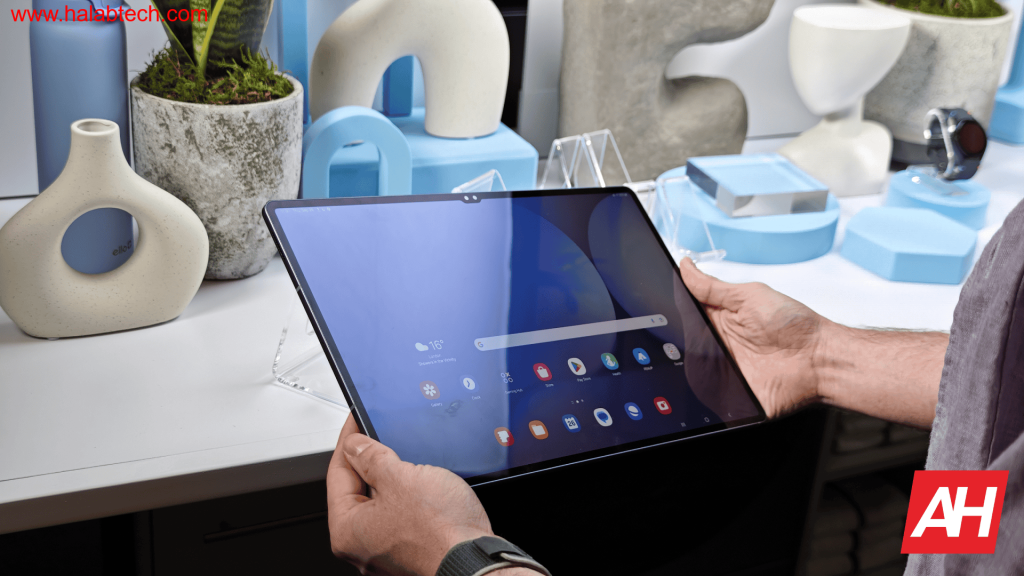 رسم بياني يوضح نمو شحنات الأجهزة اللوحية عالمياً في الربع الثاني من 2025 مع أبل وسامسونج