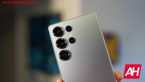 صورة قمر يظهر باللون البنفسجي على Galaxy S25 Ultra خلال إصدار بيتا من One UI 8
