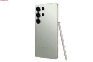 هاتف Galaxy S25 يعرض قدرات كاميرته المتقدمة وتجاوبه مع تقنيات الذكاء الاصطناعي مقارنةً بكاميرا Mirrorless تقليدية