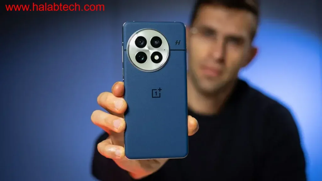 شاشة هاتف OnePlus تعرض معدل تحديث 165Hz مع مقارنة بواجهة مستخدم متنوعة