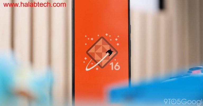صورة توضيحية لهاتف Pixel أثناء استقبال تحديث Android 16 QPR1 Beta 3.1