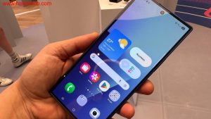 صورة توضّح واجهة One UI 8 مع قيود محتملة على فتح قفل محمّل الإقلاع