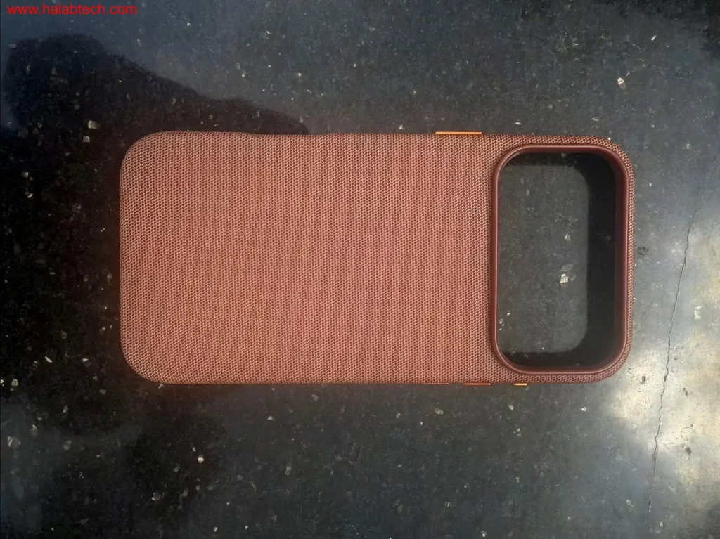 غلاف iPhone 17 بنسيج صناعي جديد مع أربعة ألوان مطفية وخيار Liquid Glass المحتمل