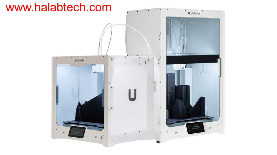 Ultimaker Secure Line 3D printers in a high-security defense environment showing the isolated USB workflow and sealed hardware components