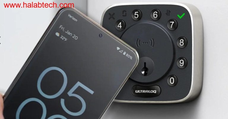 صورة لقفل Ultraloq Bolt الذكي مع هاتف ذكي يعمل بنظام Android بالقرب منه، موضحًا تقنية NFC.